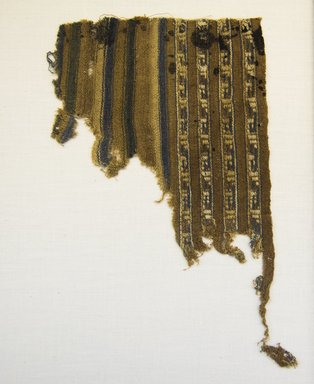 Chimú (Attributed by Nobuko Kajitani, 1993). <em>Textile Fragment, Unascertainable or Mantle?, Fragment</em>, 1000–1532. Cotton, 5 1/8 x 8 1/4 in. (13 x 21 cm). Brooklyn Museum, Gift of Adelaide Goan, 67.159.39. Creative Commons-BY (Photo: Brooklyn Museum, 67.159.39_front_PS5.jpg)