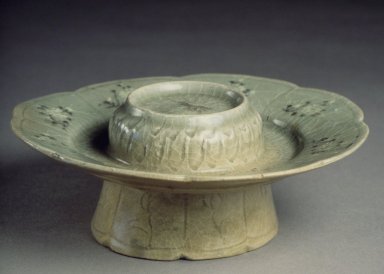  <em>Cup Stand</em>, late 12th-early 13th century. Porcelaneous stoneware with celadon glaze, Height: 2 3/16 in. (5.5 cm). Brooklyn Museum, Gift of Paul E. Manheim, 67.199.13. Creative Commons-BY (Photo: Brooklyn Museum, 67.199.13.jpg)