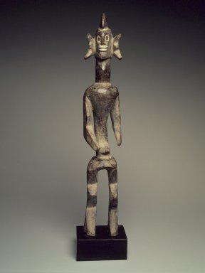 Mumuye. <em>Figure (Iagalagana)</em>, late 19th century. Wood, kaolin, without base: 21 3/4 x 4 x 3 3/4 in. (55.5 x 10.2 x 9.5 cm). Brooklyn Museum, Carll H. de Silver Fund, 68.191. Creative Commons-BY (Photo: Brooklyn Museum, 68.191.jpg)