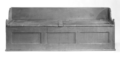  <em>Settle</em>, early 19th century. Stained walnut, 26 1/2 x 72 1/2 x 20 3/4 in. (67.3 x 184.2 x 52.7 cm). Brooklyn Museum, Gift of Fred Wichmann, 68.7.4. Creative Commons-BY (Photo: Brooklyn Museum, 68.7.4_bw.jpg)