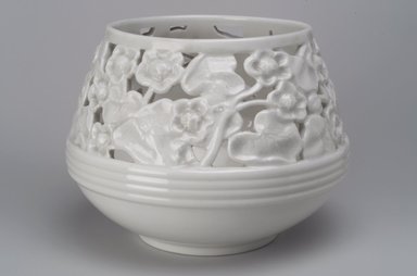 Union Porcelain Works (1863-ca. 1922). <em>Plant Container or Cache Pot</em>, ca. 1900. Porcelain, 6 5/8 x 8 7/8 x 8 7/8 in. (16.8 x 22.5 x 22.5 cm). Brooklyn Museum, Gift of Franklin Chace, 68.87.46. Creative Commons-BY (Photo: Brooklyn Museum, 68.87.46.jpg)