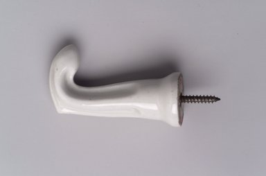 Union Porcelain Works (1863-ca. 1922). <em>Towel Hook for Bathroom</em>, late 19th century. Porcelain, length: 3 in. (7.6 cm). Brooklyn Museum, Gift of Franklin Chace, 68.87.61. Creative Commons-BY (Photo: Brooklyn Museum, 68.87.61.jpg)