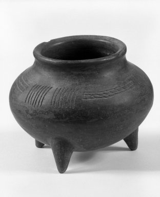  <em>Tripod Vessel</em>. Ceramic, pigment Brooklyn Museum, Gift of Thomas C. Orr, 68.96.2. Creative Commons-BY (Photo: Brooklyn Museum, 68.96.2_bw.jpg)