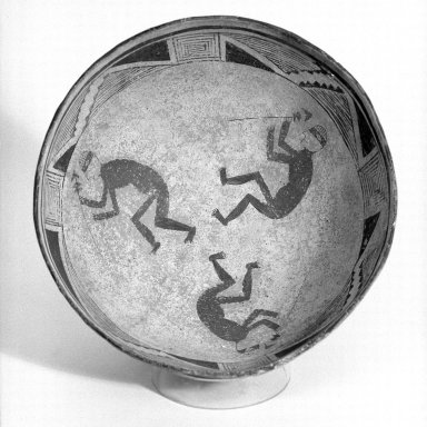 Mimbres. <em>Bowl</em>, 950-1150 C.E. Ceramic, slip, pigment, 4 x 9 3/4 x 9 3/4 in. (10.2 x 24.8 x 24.8 cm). Brooklyn Museum, By exchange, 73.35.1. Creative Commons-BY (Photo: Brooklyn Museum, 73.35.1_bw.jpg)