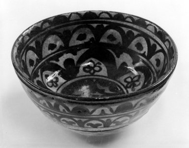 American. <em>Bowl</em>, ca. 1924. Stoneware, 2 3/4 x 6 1/4 x 6 1/4 in. (7 x 15.9 x 15.9 cm). Brooklyn Museum, Gift of Mr. and Mrs. Tessim Zorach, 74.1.2. Creative Commons-BY (Photo: Brooklyn Museum, 74.1.2_bw.jpg)