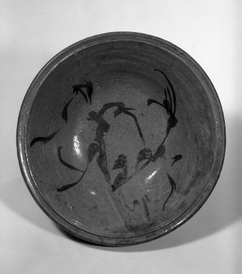  <em>Bowl</em>, 17th century. Galzed stoneware with underglaze iron decoration; Mino ware, Kasahara type, 4 x 14 in. (10.2 x 35.6 cm). Brooklyn Museum, Designated Purchase Fund, 74.109.1. Creative Commons-BY (Photo: Brooklyn Museum, 74.109.1_bw.jpg)