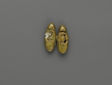 Asante. <em>Gold-weight (abrammuo): two beetles</em>, 19th or 20th century. Cast brass, 1 1/8 x 1/4 x 1 1/4 in. (2.9 x 0.6 x 3.2 cm). Brooklyn Museum, The Franklin H. Williams Collection of Ashanti Brass Weights and Accessory Objects for Weighing Gold, Gift of Mr. and Mrs. Franklin H. Williams, 74.218.58. Creative Commons-BY (Photo: Brooklyn Museum, 74.218.58_front_PS6.jpg)