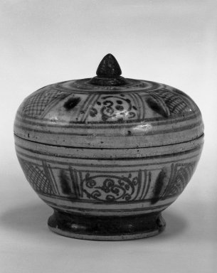  <em>Bowl</em>, 15th century. Sawankhalok painted iron, 4 3/4 x 5 in. (12.1 x 12.7 cm). Brooklyn Museum, By exchange, 74.59.4. Creative Commons-BY (Photo: Brooklyn Museum, 74.59.4_bw.jpg)