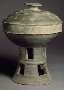  <em>Pedestal Bowl with Lid</em>, 5th century. Stoneware, Height: 9 7/16 in. (23.9 cm). Brooklyn Museum, Gift of Nathan Hammer, 74.61.6a-b. Creative Commons-BY (Photo: Brooklyn Museum, 74.61.6a-b.jpg)