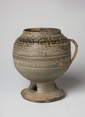  <em>Pedestal Jar</em>, 5th century. Stoneware with ash glaze, Height: 7 1/16 in. (18 cm). Brooklyn Museum, Gift of Nathan Hammer, 74.61.8. Creative Commons-BY (Photo: Brooklyn Museum, 74.61.8_PS11.jpg)