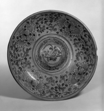  <em>Hemispherical Large Bowl</em>, 15th century. Porcelain, overglaze enamel, 4 3/8 x 15 in. (11.1 x 38.1 cm). Brooklyn Museum, Designated Purchase Fund, 75.11.2. Creative Commons-BY (Photo: Brooklyn Museum, 75.11.2_bw.jpg)