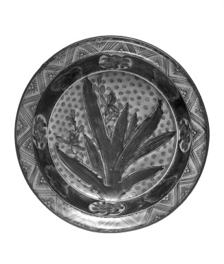 Yoshidaya kiln (Japanese). <em>Bowl</em>, early 19th century. Kutani ware porcelain with overglaze enamel decoration, 2 3/4 x 9 3/4 in. (7 x 24.8 cm). Brooklyn Museum, Gift of Bernice and Robert Dickes, 75.201. Creative Commons-BY (Photo: Brooklyn Museum, 75.201_bw.jpg)