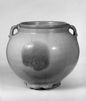  <em>Jar with Double Handles</em>, 1115–1368. Jun-ware porcelain (porcellaneous stoneware), 6 11/16 x 7 9/16 in. (17 x 19.2 cm). Brooklyn Museum, Gift of Bernice and Robert Dickes, 76.176. Creative Commons-BY (Photo: Brooklyn Museum, 76.176_bw.jpg)