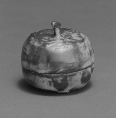 Arakawa Toyozo (Japanese, 1894-1985). <em>Kogo (Incense Box)</em>, ca. 1956. Gray Shino Ware; stoneware with feldspathic glaze over iron slip, 2 1/4 x 2 3/8 in. (5.7 x 6 cm). Brooklyn Museum, Gift of Ellen Conant, 76.207. Creative Commons-BY (Photo: Brooklyn Museum, 76.207_bw.jpg)