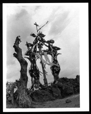 Manuel Álvarez Bravo (Mexican, 1902-2002). <em>Cruce de Chalma</em>, 1942. Gelatin silver photograph, image: 9 1/2 x 6 3/4 in. (24.1 x 17.1 cm). Brooklyn Museum, Gift of William Berley, 79.294.11. © artist or artist's estate (Photo: Brooklyn Museum, 79.294.11_bw.jpg)
