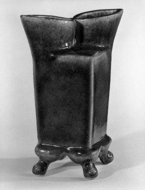 Kawai Takeichi (Japanese, 1908-1989). <em>Vase</em>, ca. 1970. Stoneware, 10 1/4 x 7 1/8 in. (26 x 18.1 cm). Brooklyn Museum, Gift of Sidney B. Cardozo, Jr., 80.175.3. Creative Commons-BY (Photo: Brooklyn Museum, 80.175.3_bw.jpg)