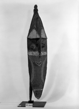  <em>Yina Carving</em>. Wood, pigment, 43 1/2 inches (110.5 cm.). Brooklyn Museum, Gift of Mrs. Melville W. Hall, 81.164.8. Creative Commons-BY (Photo: Brooklyn Museum, 81.164.8_bw.jpg)