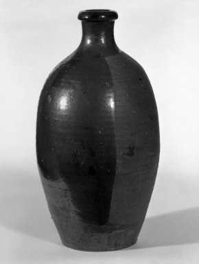  <em>Sake Bottle, One of Set</em>, 19th century. Tamba ware, 10 x 5 1/2 in. (25.4 x 14 cm). Brooklyn Museum, Gift of William D. Stiehm, 81.205.7. Creative Commons-BY (Photo: Brooklyn Museum, 81.205.7_bw.jpg)