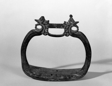  <em>Stirrup</em>, 13th-14th century. Bronze, 4 3/4 x 5 1/2 in. (12.1 x 14 cm). Brooklyn Museum, Gift of Dr. Joel Canter, 81.278.7. Creative Commons-BY (Photo: Brooklyn Museum, 81.278.7_bw.jpg)