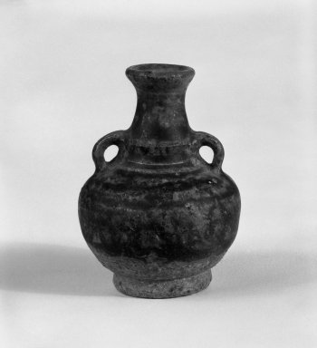 <em>Eared Jarlet</em>, 14th–15th century. Stoneware, 2 3/4 x 2 in. (7 x 5.1 cm). Brooklyn Museum, Gift of Dr. Jerome Krieger, 81.289.11. Creative Commons-BY (Photo: Brooklyn Museum, 81.289.11_cropped_bw.jpg)
