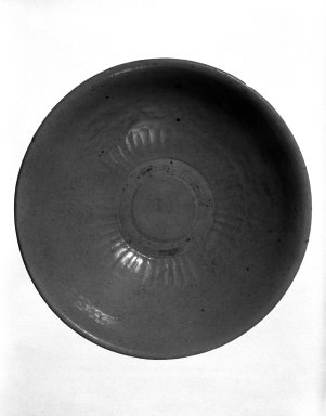  <em>Bowl</em>, 13th-14th century. Glazed ceramic, 2 1/8 x 6 3/8 in. (5.4 x 16.2 cm). Brooklyn Museum, Gift of Dr. Jerome Krieger, 81.289.17. Creative Commons-BY (Photo: Brooklyn Museum, 81.289.17_bw.jpg)