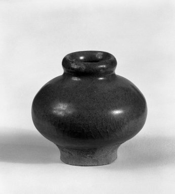  <em>Jarlet</em>, 14th-15th century. Stoneware with gray-geen glaze, 2 1/4 x 2 1/2 in. (5.7 x 6.4 cm). Brooklyn Museum, Gift of Dr. Jerome Krieger, 81.289.5. Creative Commons-BY (Photo: Brooklyn Museum, 81.289.5_cropped_bw.jpg)