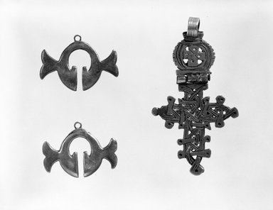  <em>Earring Pendant</em>. Silver, 1 x 1 1/4 in. (2.6 x 3.2 cm). Brooklyn Museum, Gift of Mrs. William R. Maris, 81.45.4. Creative Commons-BY (Photo: , 81.45.4_81.45.5_81.45.6_bw.jpg)