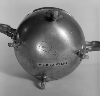  <em>Sugar Bowl</em>, ca. 1930. Pewter, 2 3/4 x 5 x 2 5/8 in. (7.0 x 12.7 x 6.7 cm). Brooklyn Museum, Gift of Fred Tannery, 82.112.14. Creative Commons-BY (Photo: Brooklyn Museum, 82.112.14_mark_bw.jpg)
