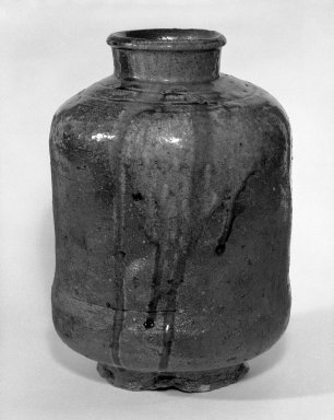  <em>Tea-Storage Jar</em>, late 16th century. Stoneware with natural ash-glaze deposit, 13 x 9 in.  (33 x 22.9 cm). Brooklyn Museum, Gift of Dr. and Mrs. Richard Dickes, 82.219. Creative Commons-BY (Photo: Brooklyn Museum, 82.219_bw.jpg)