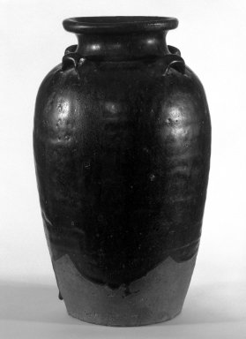  <em>Sawankhalok Jar</em>, 15th-16th century. Stoneware Brooklyn Museum, Gift of Dr. Fred S. Hurst, 82.223.8. Creative Commons-BY (Photo: Brooklyn Museum, 82.223.8_bw.jpg)