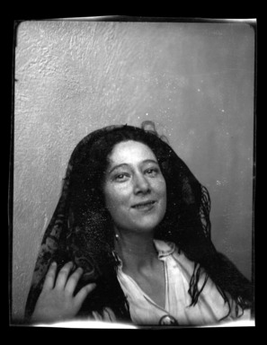 Consuelo Kanaga (American, 1894-1978). <em>[Untitled]</em>. Negative, 3 1/4 x 4 1/4 in. (8.3 x 10.8 cm). Brooklyn Museum, Gift of Wallace B. Putnam from the Estate of Consuelo Kanaga, 82.65.594 (Photo: Brooklyn Museum, 82.65.594.jpg)