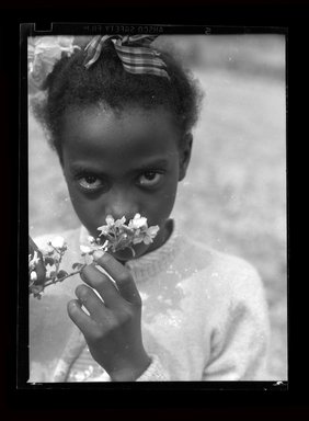 Consuelo Kanaga (American, 1894-1978). <em>[Untitled]</em>. Negative, 3 1/4 x 4 1/4 in. (8.3 x 10.8 cm). Brooklyn Museum, Gift of Wallace B. Putnam from the Estate of Consuelo Kanaga, 82.65.827 (Photo: Brooklyn Museum, 82.65.827.jpg)