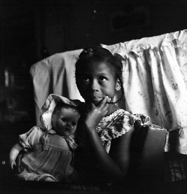 Consuelo Kanaga (American, 1894–1978). <em>[Untitled]</em>. Negative, 2 1/4 x 2 1/4 in. (5.7 x 5.7 cm). Brooklyn Museum, Gift of Wallace B. Putnam from the Estate of Consuelo Kanaga, 82.65.960 (Photo: Brooklyn Museum, 82.65.960_bw_SL4.jpg)