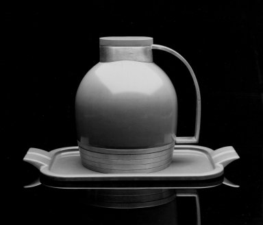 Henry Dreyfuss, Thermos carafe