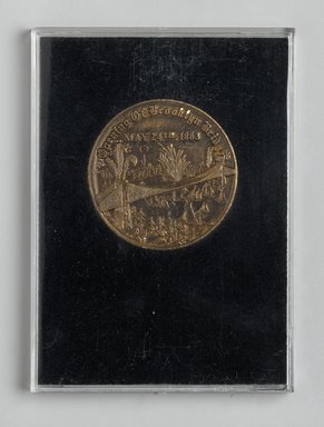 Unknown. <em>Brooklyn Bridge Centennial Medal</em>, 1983. Metal, cloth, cardboard, plexiglass, Case: 3 3/4 x 2 3/4 in. (9.5 x 7 cm). Brooklyn Museum, Ella C. Woodward Memorial Fund, 83.126.4. Creative Commons-BY (Photo: Brooklyn Museum, 83.126.4_back_PS2.jpg)