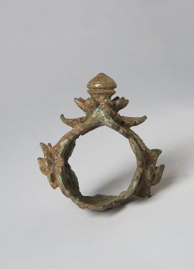  <em>Palanquin Pole Collar</em>, 12th century. Bronze with traces of gilt, 2 3/4 x 2 7/8 in. (7 x 7.3 cm). Brooklyn Museum, Gift of Dr. Stanley Friedman, 84.136.11. Creative Commons-BY (Photo: Brooklyn Museum, 84.136.11_PS11.jpg)