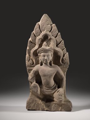  <em>Kneeling Attendant Figure</em>, 10th century. Red sandstone, 16 1/8 x 7 1/2 in. (41 x 19.1 cm). Brooklyn Museum, Gift of Georgia and Michael de Havenon, 84.184.10. Creative Commons-BY (Photo: Brooklyn Museum, 84.184.10_PS6.jpg)