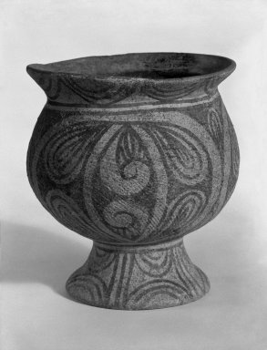  <em>Ban Chieng Painted Pottery Pedestal Jar</em>, 2nd millenium B.C.E. Buff earthenware, 5 1/2 x 5 1/2 in. (14 x 14 cm). Brooklyn Museum, Gift of Dr. Harvey Lederman, 84.194.6. Creative Commons-BY (Photo: Brooklyn Museum, 84.194.6_bw.jpg)