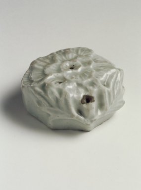  <em>Water Dropper in the Shape of a Peony</em>, 19th century. Porcelain, 1 3/8 x 2 3/4 in. (3.5 x 7 cm). Brooklyn Museum, Gift of John M. Lyden, 84.262.29. Creative Commons-BY (Photo: Brooklyn Museum, 84.262.29.jpg)