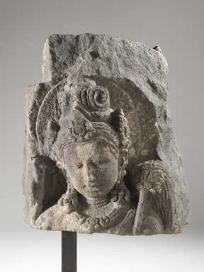  <em>Avalokiteshvara</em>, 9th century. Volcanic stone sculpture, 12 × 11 1/4 × 9 3/4 in., 43 lb. (30.5 × 28.6 × 24.8 cm, 19.5kg). Brooklyn Museum, Gift of Georgia and Michael de Havenon, 85.215.4. Creative Commons-BY (Photo: Brooklyn Museum, 85.215.4_front_PS6.jpg)