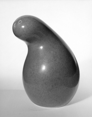 Red Wing Pottery (active 1936-1967). <em>Pepper Shaker</em>, Designed ca. 1945; production began ca. 1946. Glazed earthenware, 4 1/2 x 2 in.  (11.4 x 5.1 cm). Brooklyn Museum, Gift of the artist, 85.75.10. Creative Commons-BY (Photo: Brooklyn Museum, 85.75.10_bw.jpg)