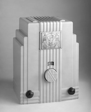 John Gordon Rideout (American, 1898–1951). <em>Radio</em>, 1930–1933. Plaskon (plastic), metal, glass, 11 3/4 x 8 7/8 x 7 1/2 in.  (29.8 x 22.5 x 19.1 cm). Brooklyn Museum, Purchased with funds given by The Walter Foundation, 85.9. Creative Commons-BY (Photo: Brooklyn Museum, 85.9_threequarter_right_bw.jpg)