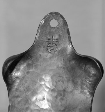 Victor Toothaker (American, died 1932). <em>Wall Sconce</em>, 1912-1915. Hammered copper, 13 x 5 3/8 x 2 1/2 in. (33 x 13.7 x 6.4 cm). Brooklyn Museum, Anonymous gift, 86.178. Creative Commons-BY (Photo: Brooklyn Museum, 86.178_mark_bw.jpg)