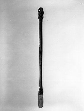  <em>Lime Spatula (Kena)</em>, 20th century. Wood, lime, Length: 17 in. Brooklyn Museum, Gift of the Ernest Erickson Foundation, Inc., 86.224.148. Creative Commons-BY (Photo: Brooklyn Museum, 86.224.148_bw.jpg)