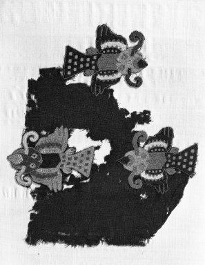 Paracas. <em>Textile or Mantle Fragment</em>, 200-600. Camelid fiber, 10 7/16 × 12 3/16 in. (26.5 × 31 cm). Brooklyn Museum, Gift of the Ernest Erickson Foundation, Inc., 86.224.96. Creative Commons-BY (Photo: Brooklyn Museum, 86.224.96_bw_acetate.jpg)