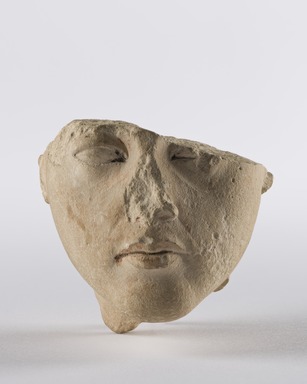  <em>Royal Head</em>, ca. 1352–1332 B.C.E. Limestone, pigment, 1 3/4 × 2 1/16 × 2 7/16 in. (4.5 × 5.2 × 6.2 cm). Brooklyn Museum, Gift of the Ernest Erickson Foundation, Inc., 86.226.20. Creative Commons-BY (Photo: Brooklyn Museum, 86.226.20_front_PS22.jpg)