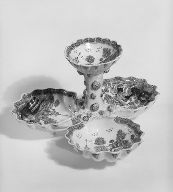 Attributed to Bow Porcelain Factory. <em>Sweetmeat Dish</em>, ca. 1760. Porcelain, 5 x 8 x 8 in. (12.7 x 20.3 x 20.3 cm). Brooklyn Museum, Designated Purchase Fund, 86.3. Creative Commons-BY (Photo: Brooklyn Museum, 86.3_view1_bw.jpg)