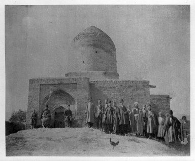  <em>[Untitled]</em>, 19th century. Albumen silver photograph, 13 9/16 x 10 1/2 in. (34.4 x 26.7 cm). Brooklyn Museum, Special Middle Eastern Art Fund, 86.86.2 (Photo: Brooklyn Museum, 86.86.2_bw_IMLS.jpg)