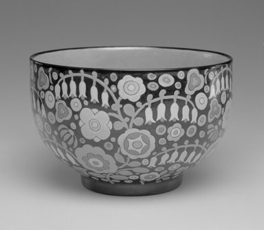 Mrs. M.E. Chichester. <em>Bowl</em>, ca. 1916. Earthenware, 5 x 8 x 8 in. (12.7 x 20.3 x 20.3 cm). Brooklyn Museum, H. Randolph Lever Fund, 87.20. Creative Commons-BY (Photo: Brooklyn Museum, 87.20_bw.jpg)