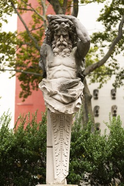  <em>Atlante, one of four, from Hugh J. Chisholm Mansion, 813 Fifth Avenue, NYC</em>, ca. 1899. Limestone, 72 x 18 x 18 in. (182.9 x 45.7 x 45.7 cm). Brooklyn Museum, Gift of Anonymous Arts Recovery Society, 65.130.2. Creative Commons-BY (Photo: Photo: Paula Abreu Pita, BkM_exterior_Sculpture_Garden_20240910_DIG_03_Paula_Abreu_Pita_PS22.jpg)